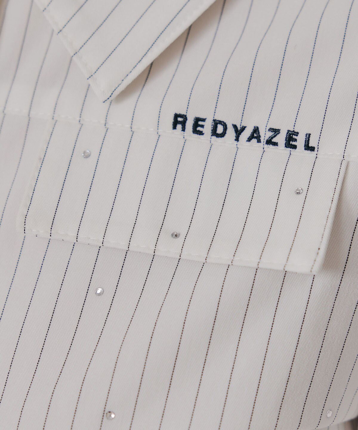 ビジューロゴストライプシャツブラウス(F ホワイト): REDYAZEL