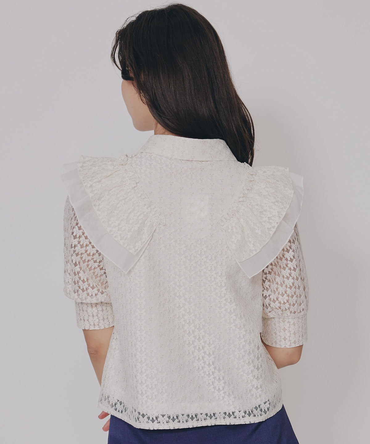 ラメレースフリルハーフスリーブブラウス