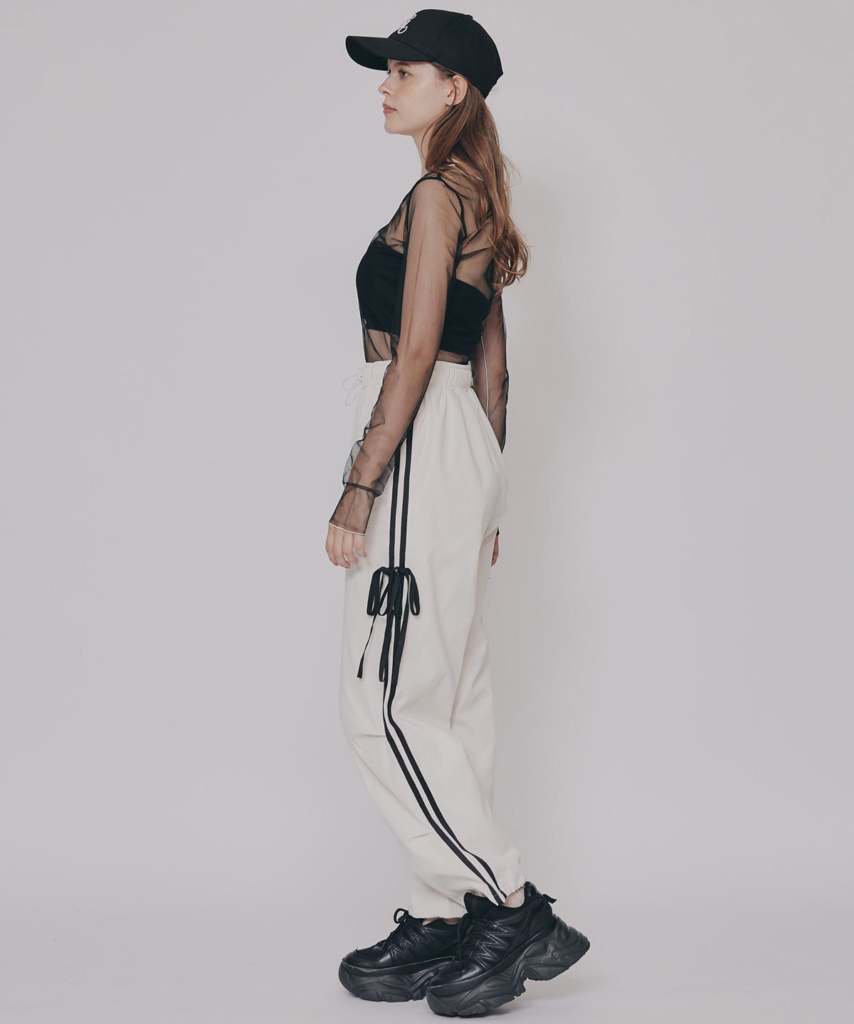 サイドリボンラインパラシュートパンツ