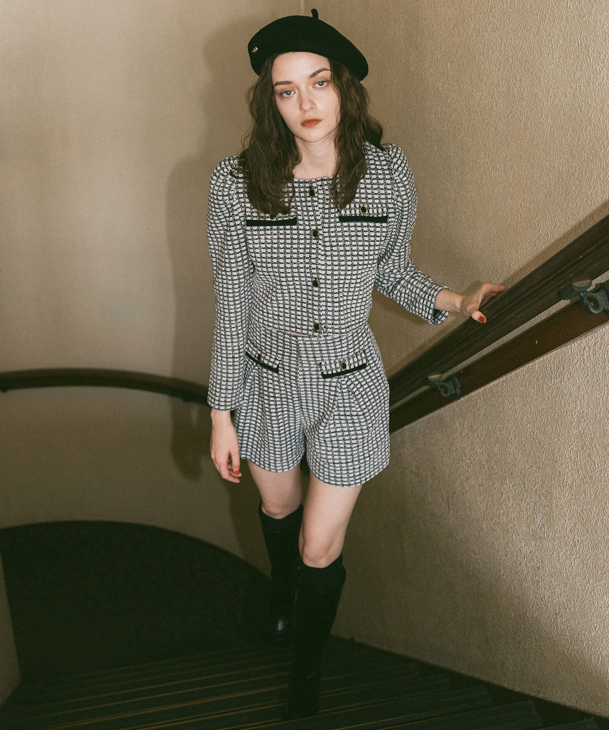 カットツイードジャケット×ショートパンツセットアップ