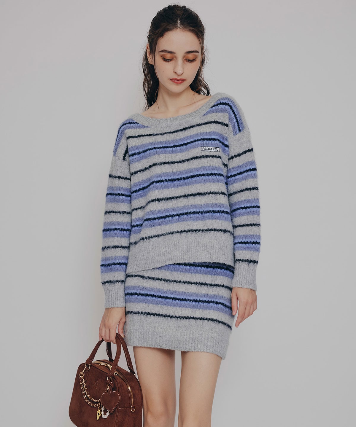 フラッフィニットボーダープルオーバー×タイトミニスカートセットアップ