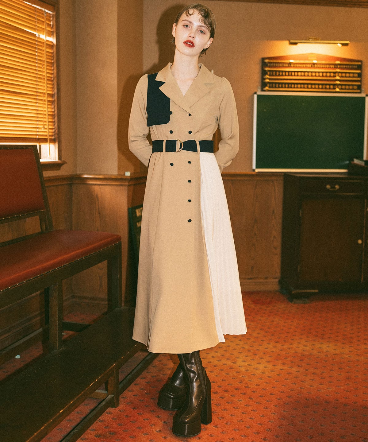 バイカラープリーツトレンチワンピース