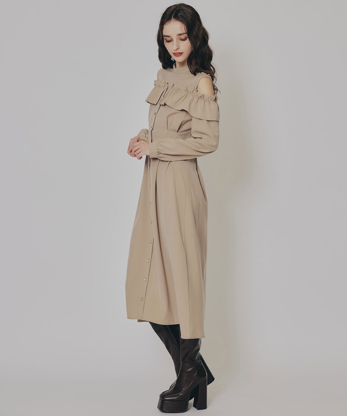 オープンショルダーフリルワンピース