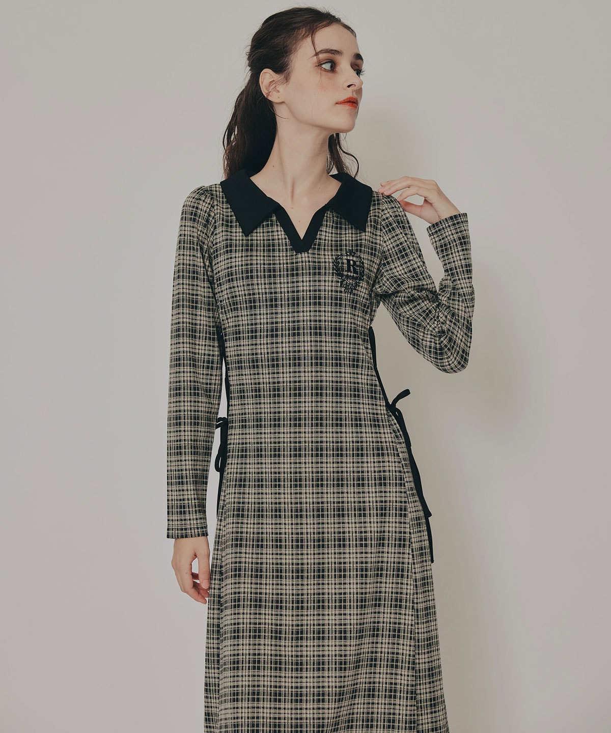 エンブレムサイドレースアップチェックワンピース