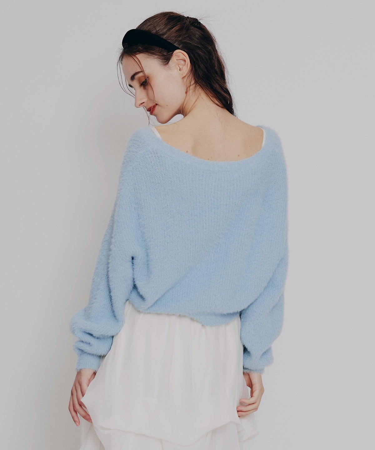 フェザーヤーンビジューボタンカーディガン