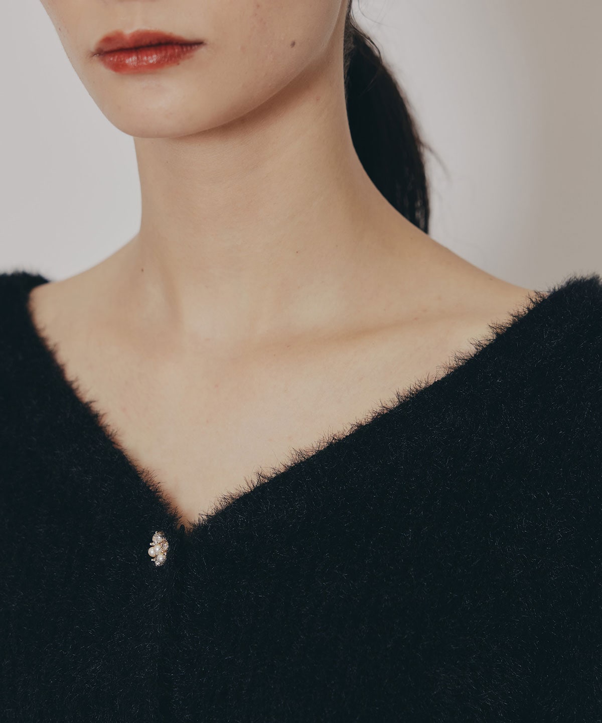 フェザーヤーンビジューボタンカーディガン