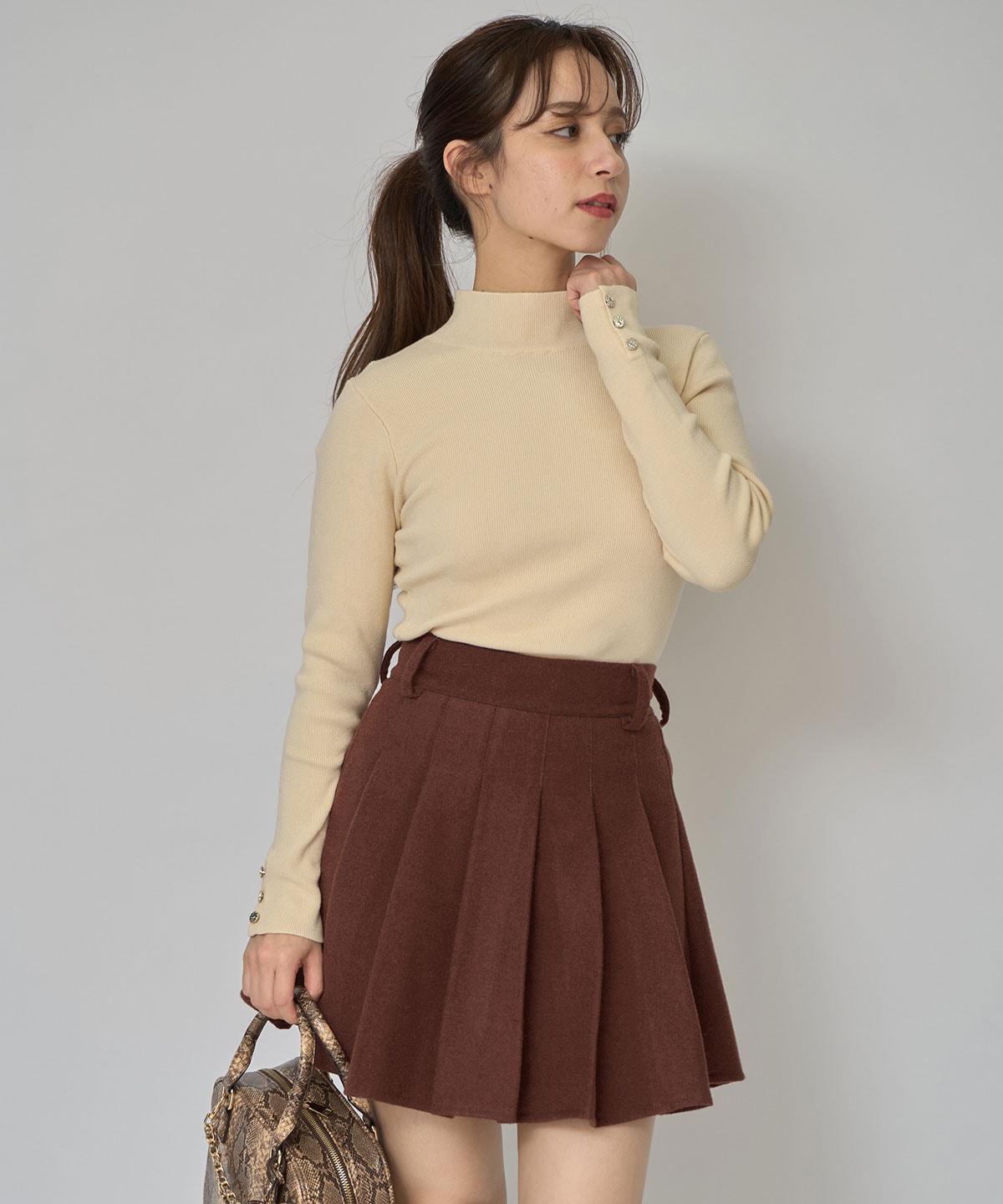 2WAYハイネックボタンニットトップス