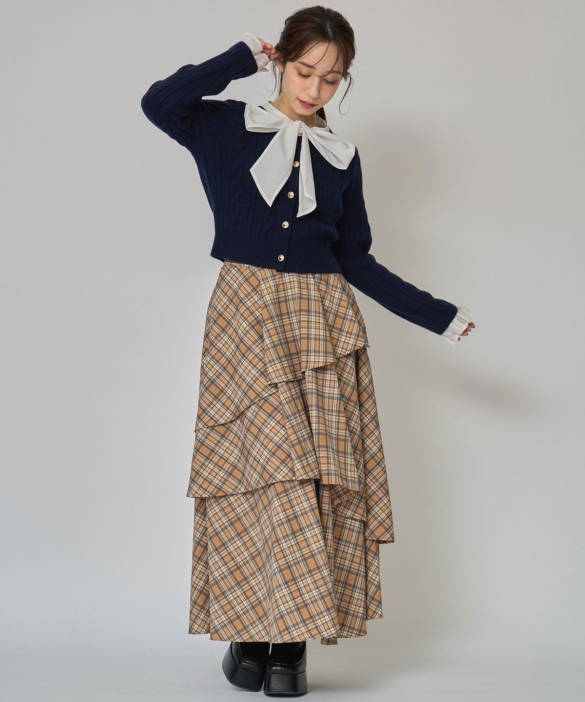 ボウタイケーブルニットプルオーバー