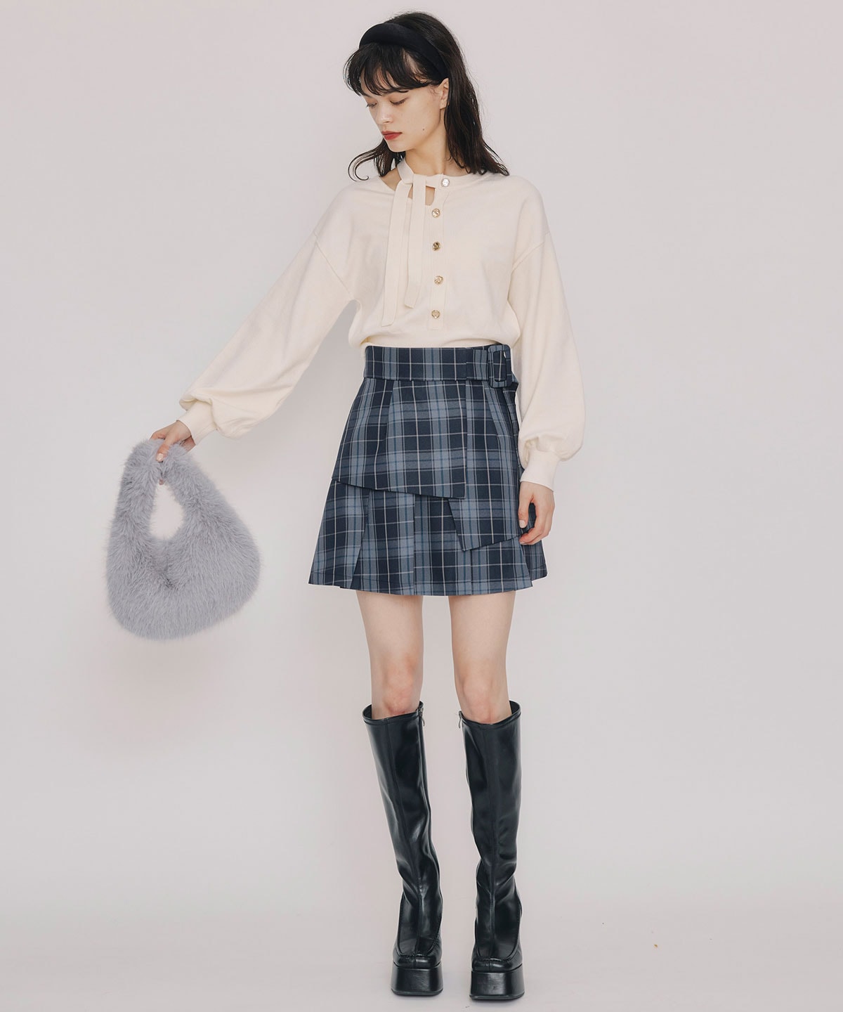 アシメカットデザインニットプルオーバー