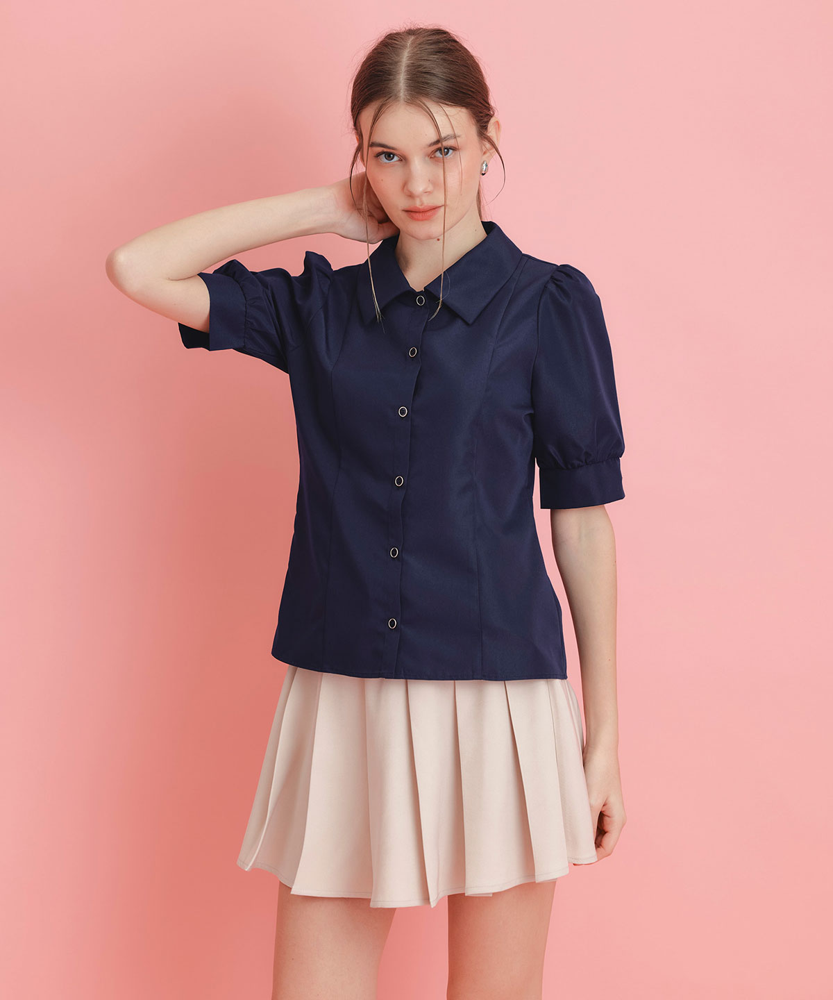 ロゴリボンパフスリーブブラウス