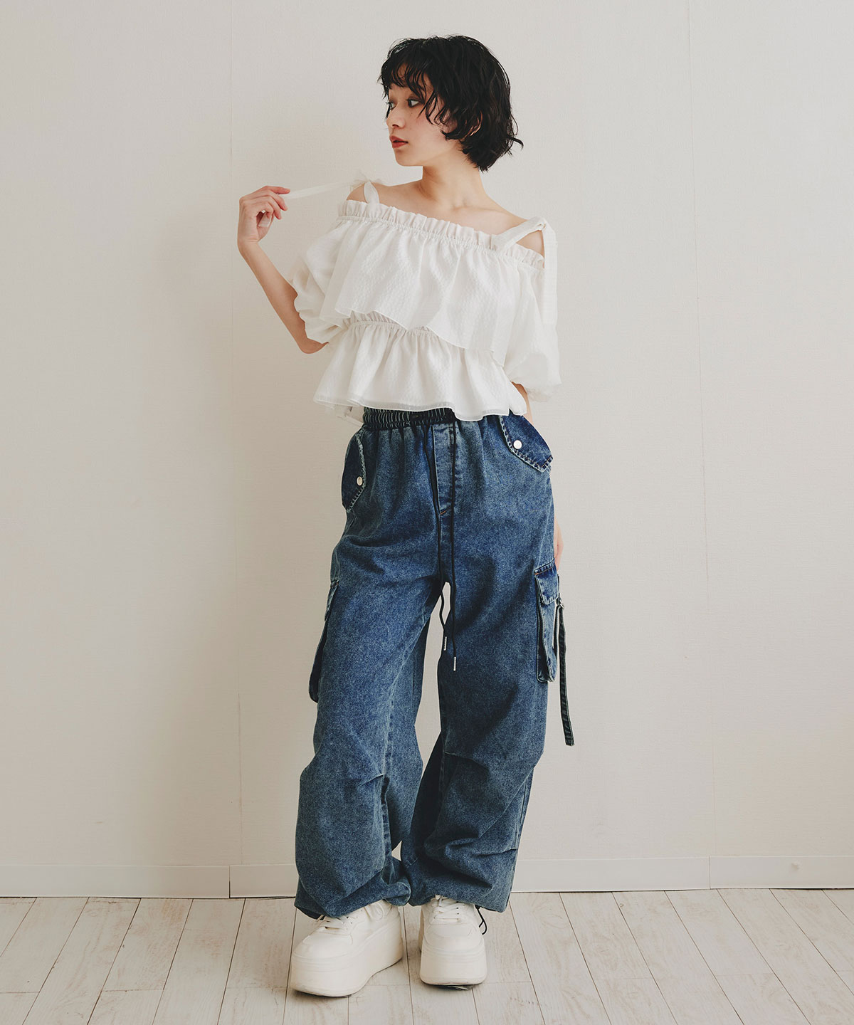 ショルダーリボンフリルオフショルブラウス