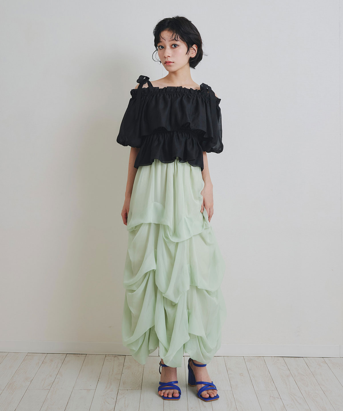 ショルダーリボンフリルオフショルブラウス