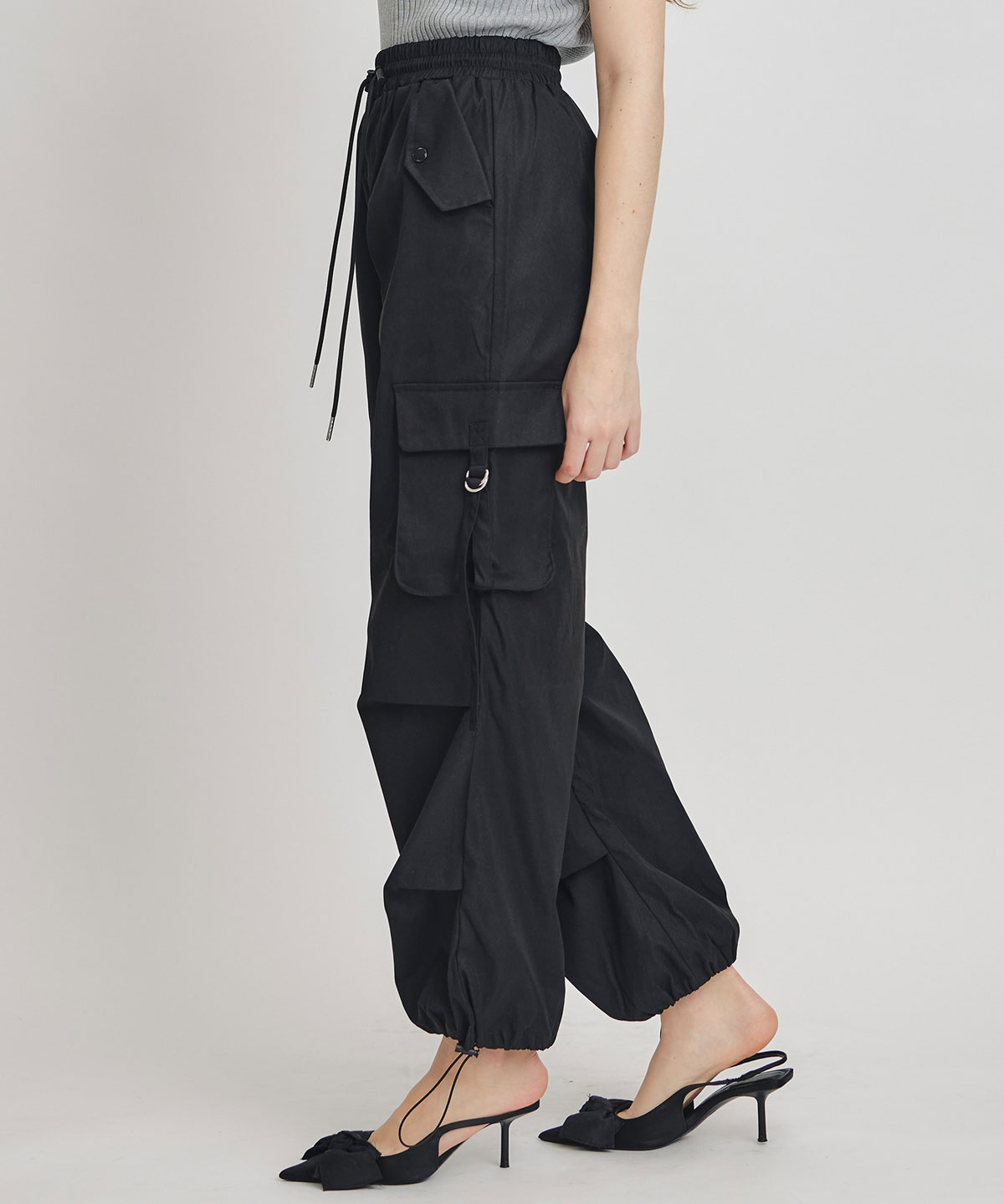 タブフラップポケットカーゴパンツ