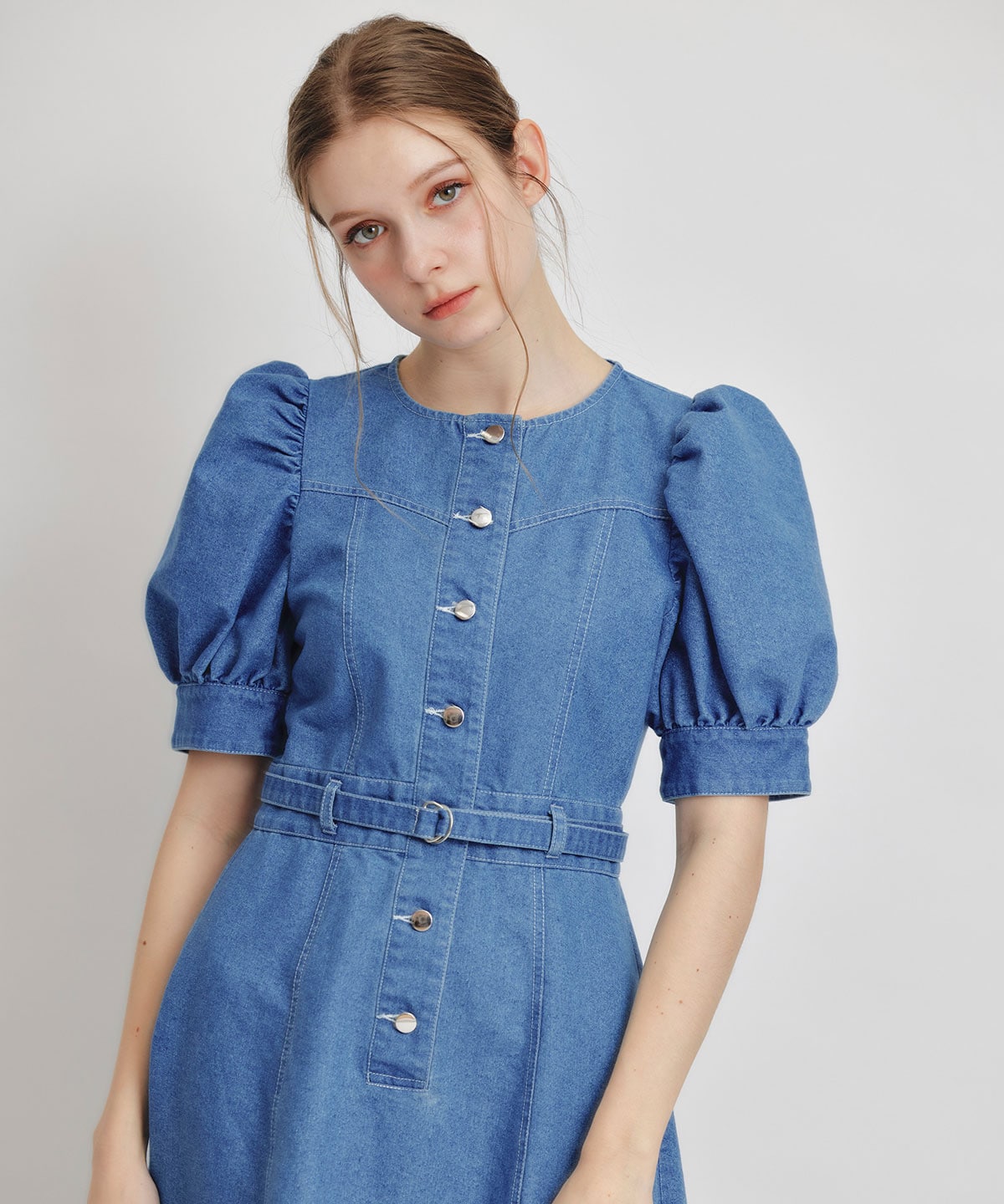 ノーカラーデニムパフフレアロングワンピース