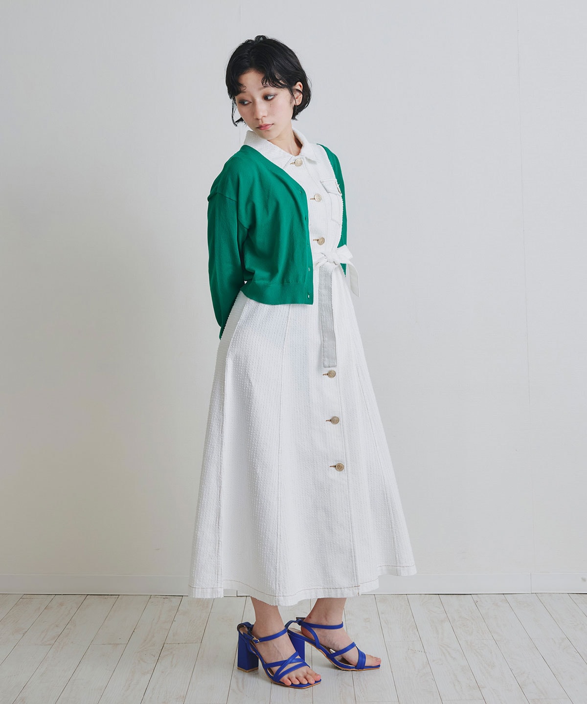 ロゴプレートVネックカーディガン