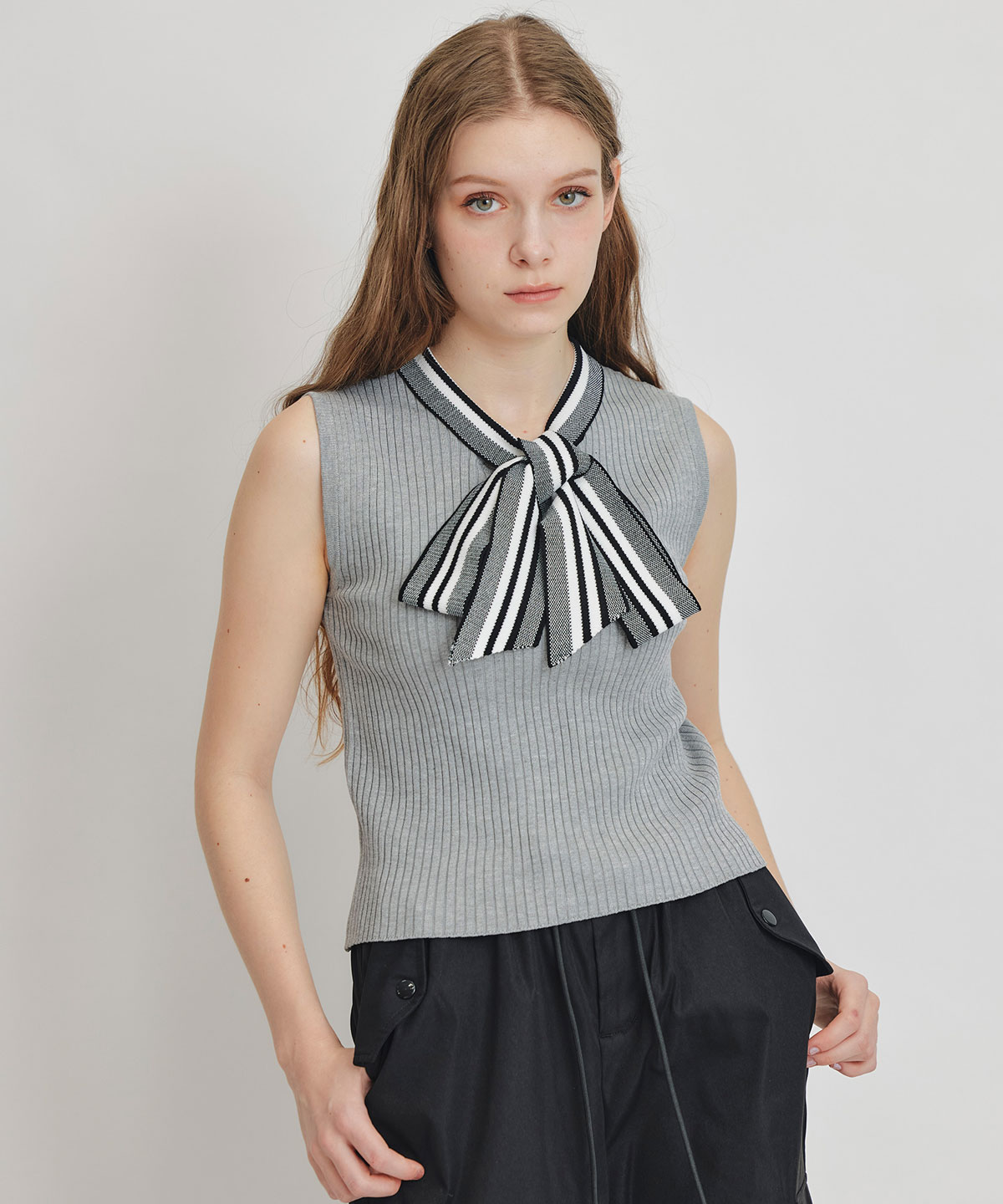 ストライプリボンタイノースリーブリブニット