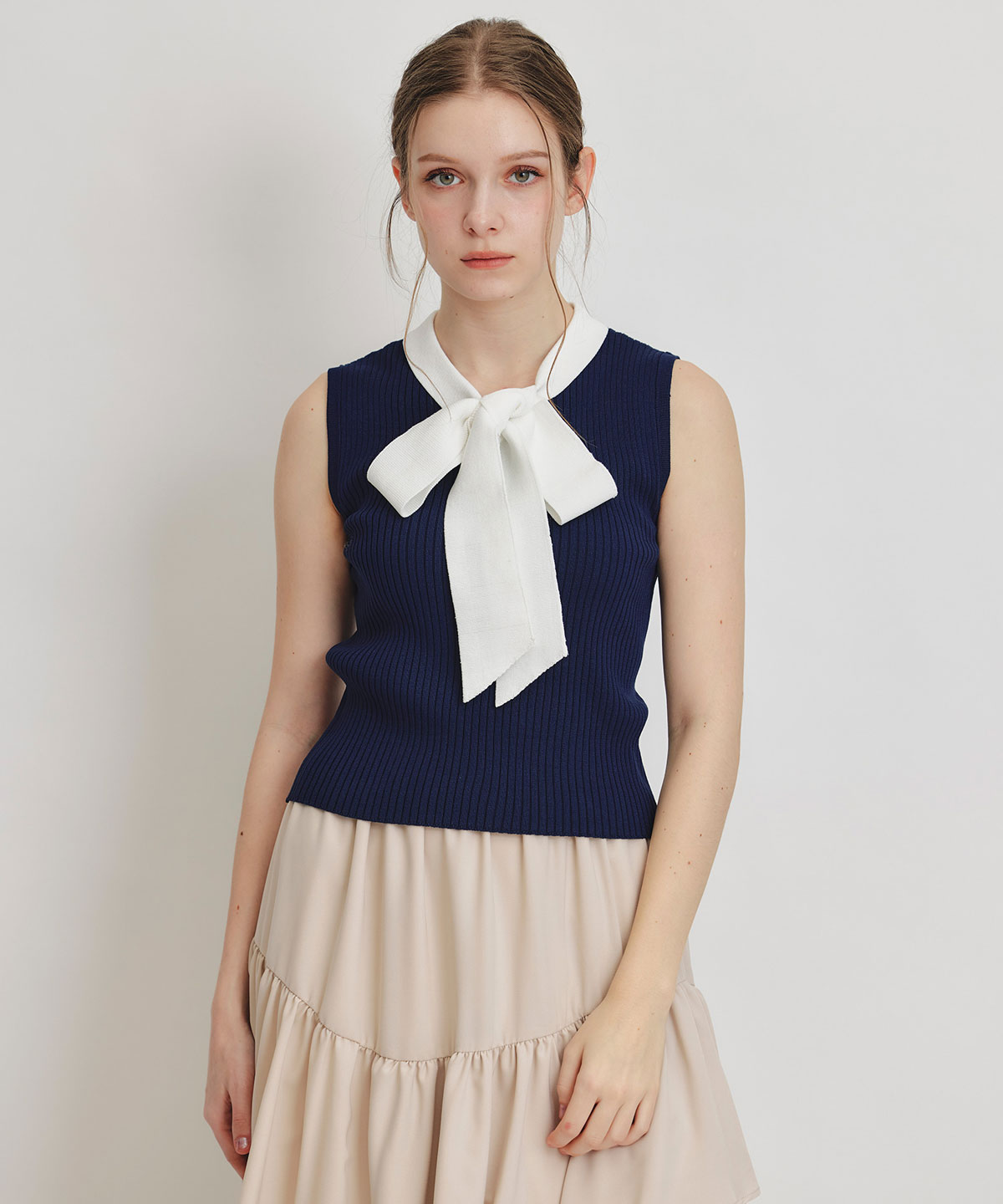 ストライプリボンタイノースリーブリブニット