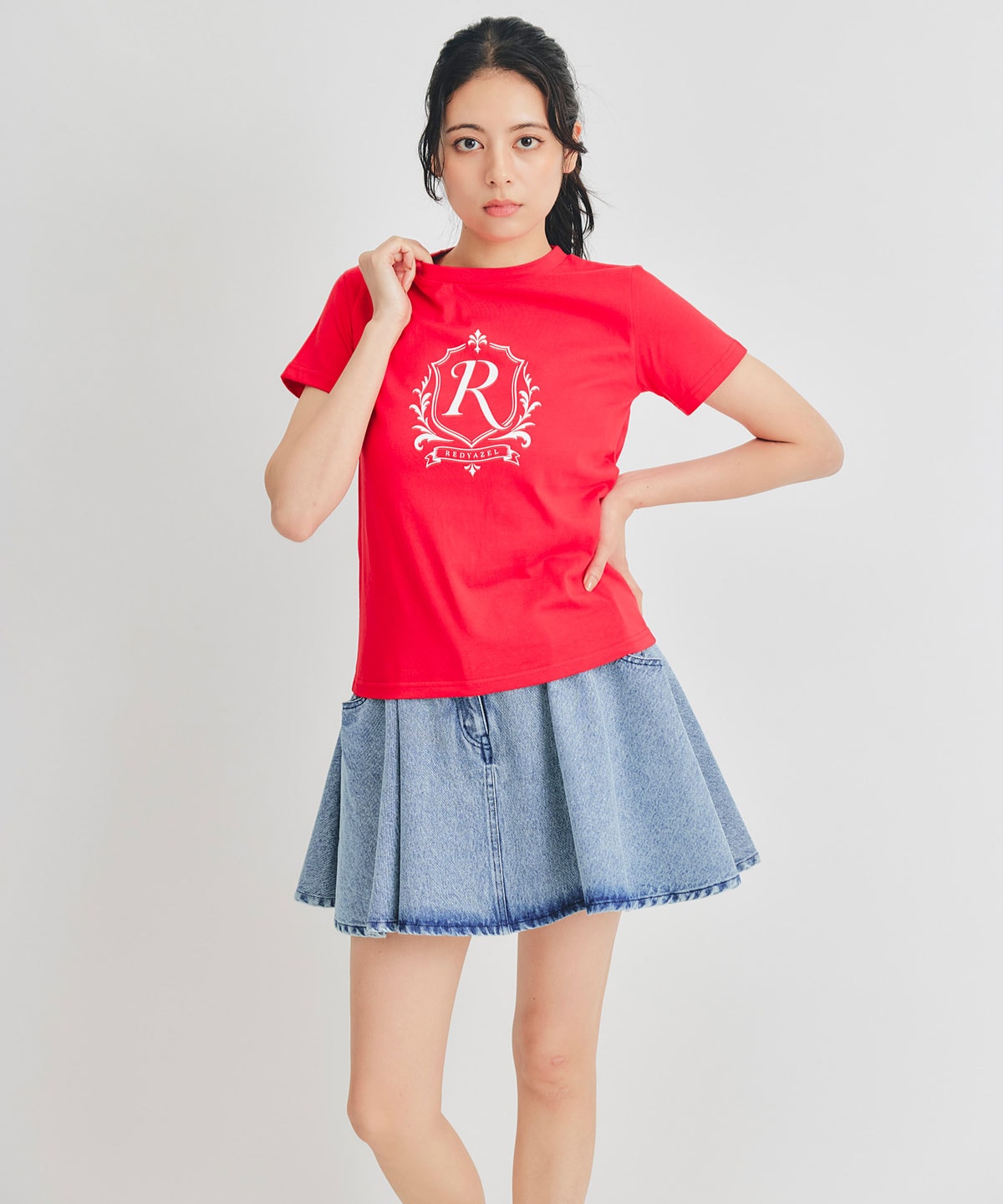 エンブレムロゴTシャツ
