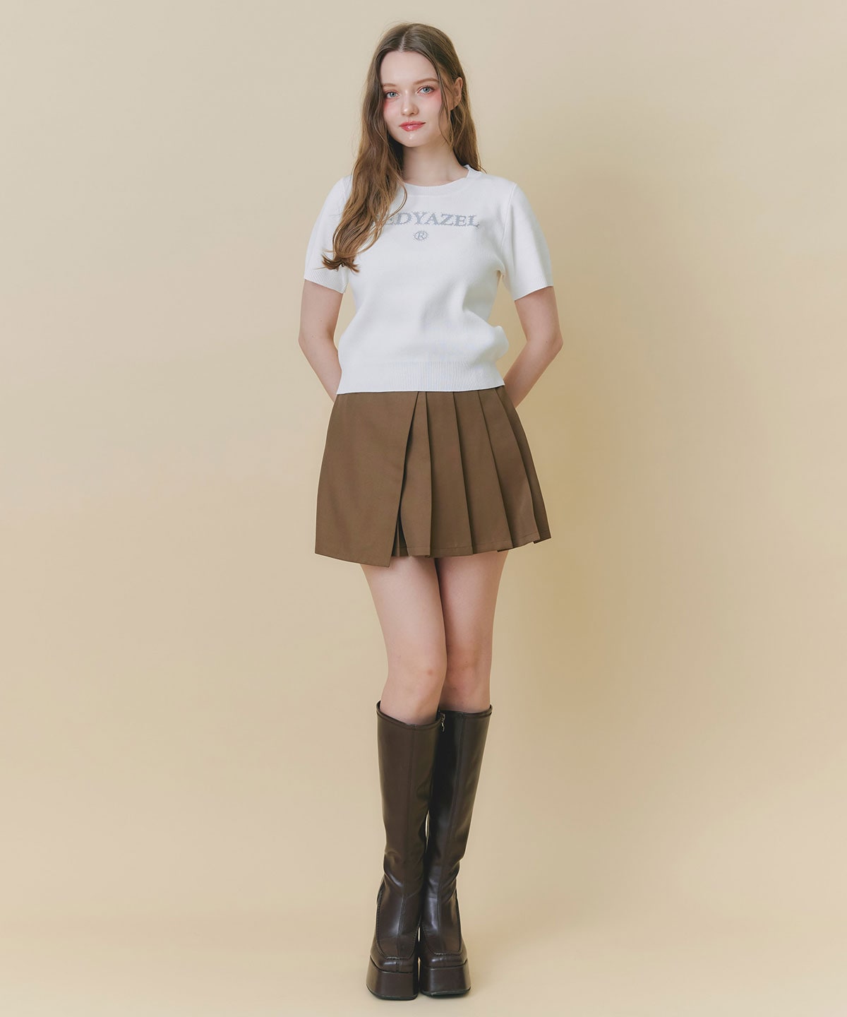 ホットフィットロゴニットトップス