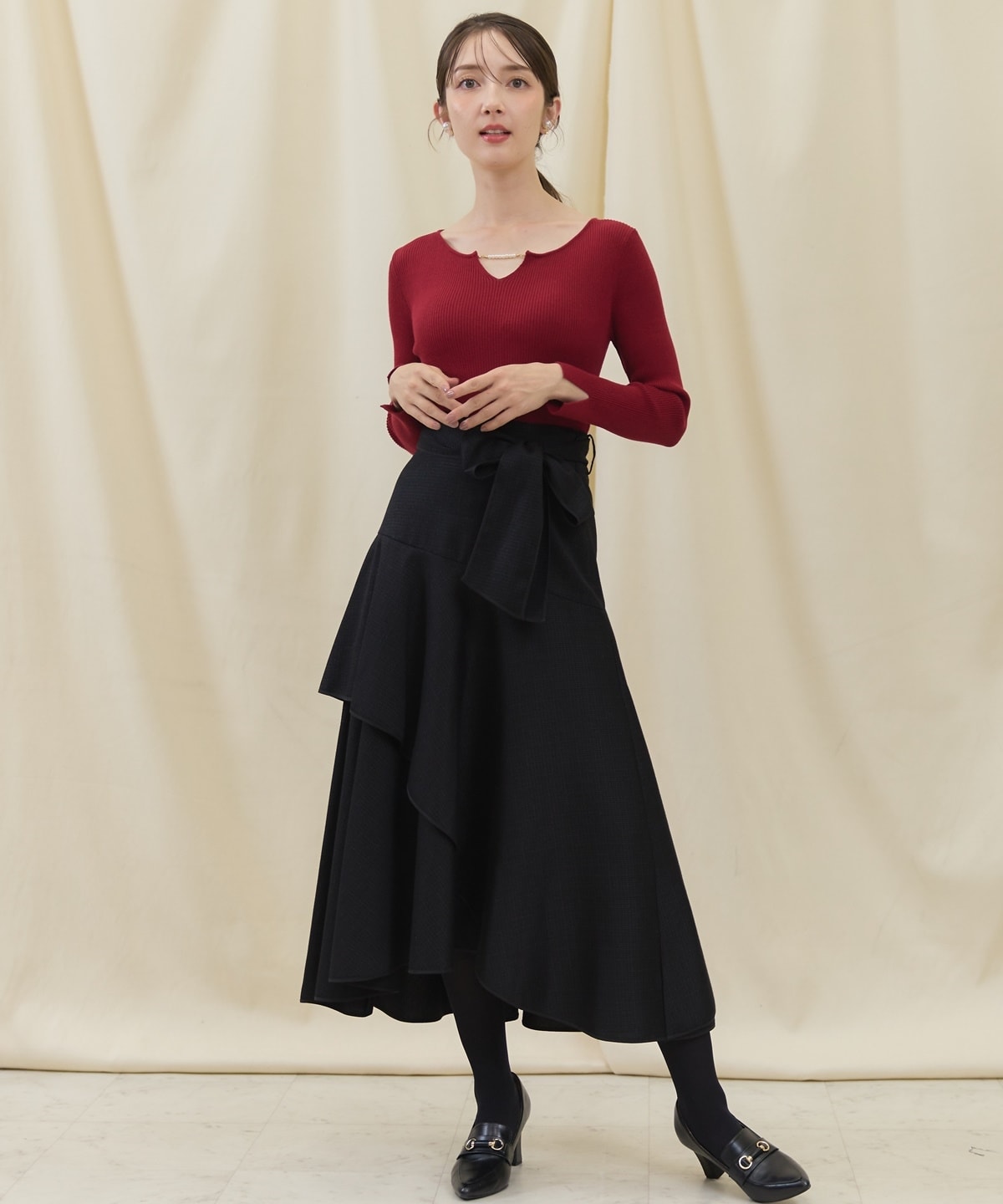 長袖パールキーネックニットプルオーバー