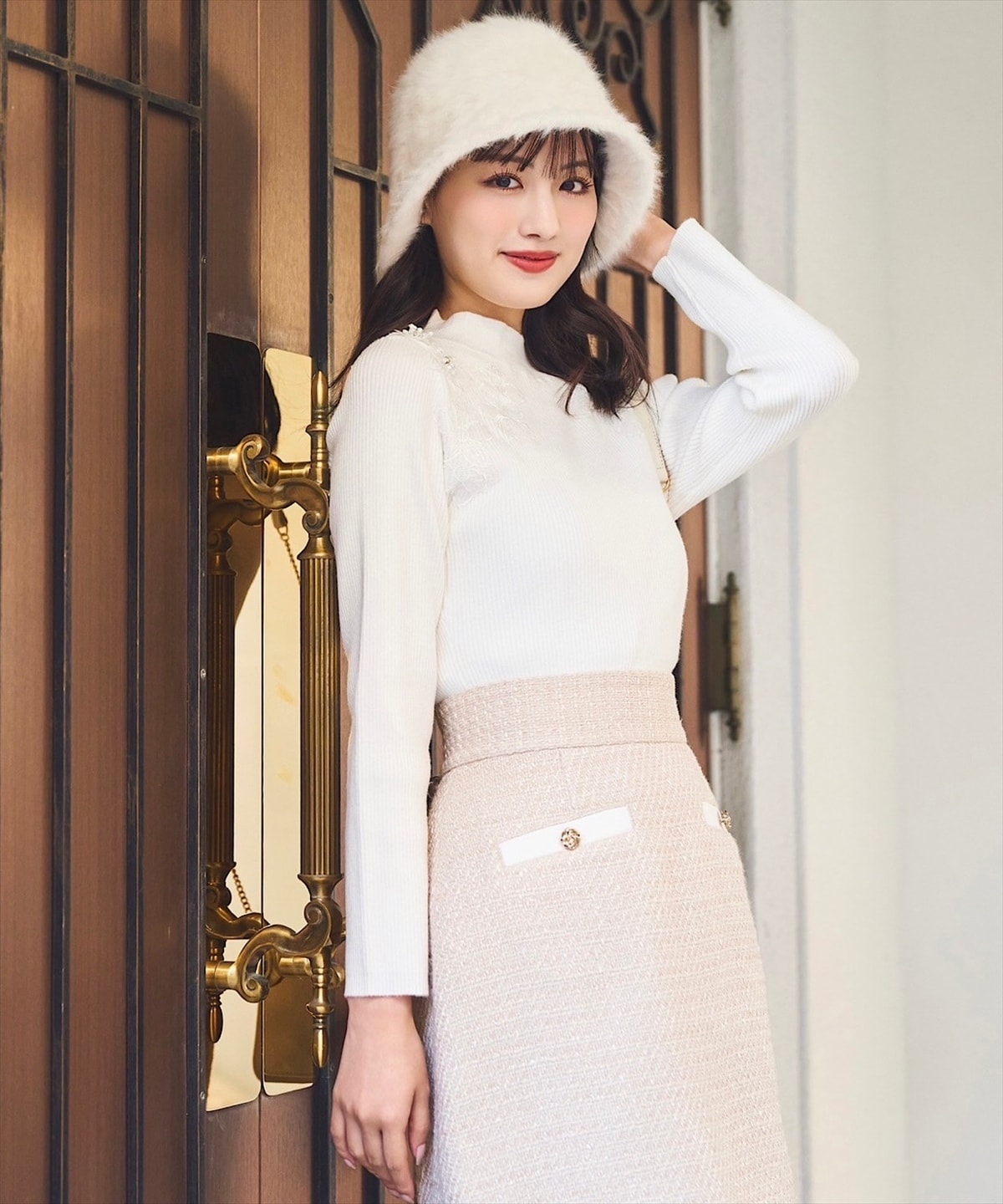 ショルダーレース刺繍ニットプルオーバー