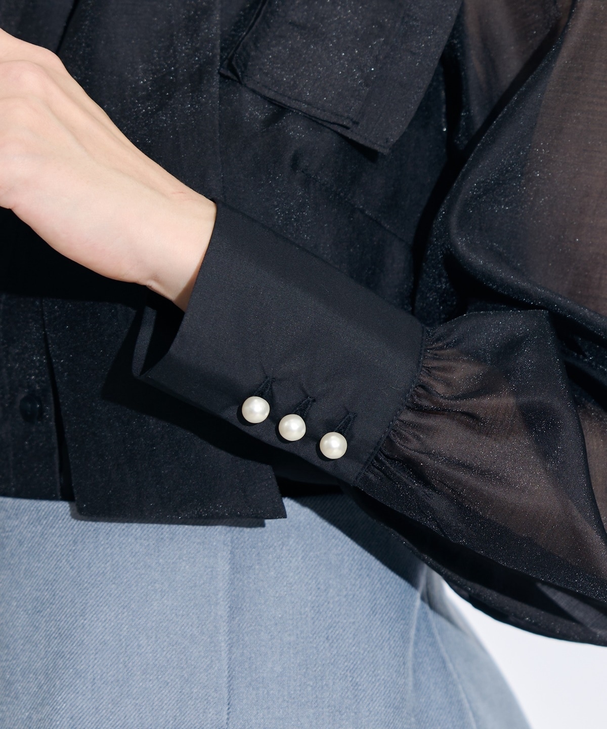 クレリックショルダータックフリルブラウス