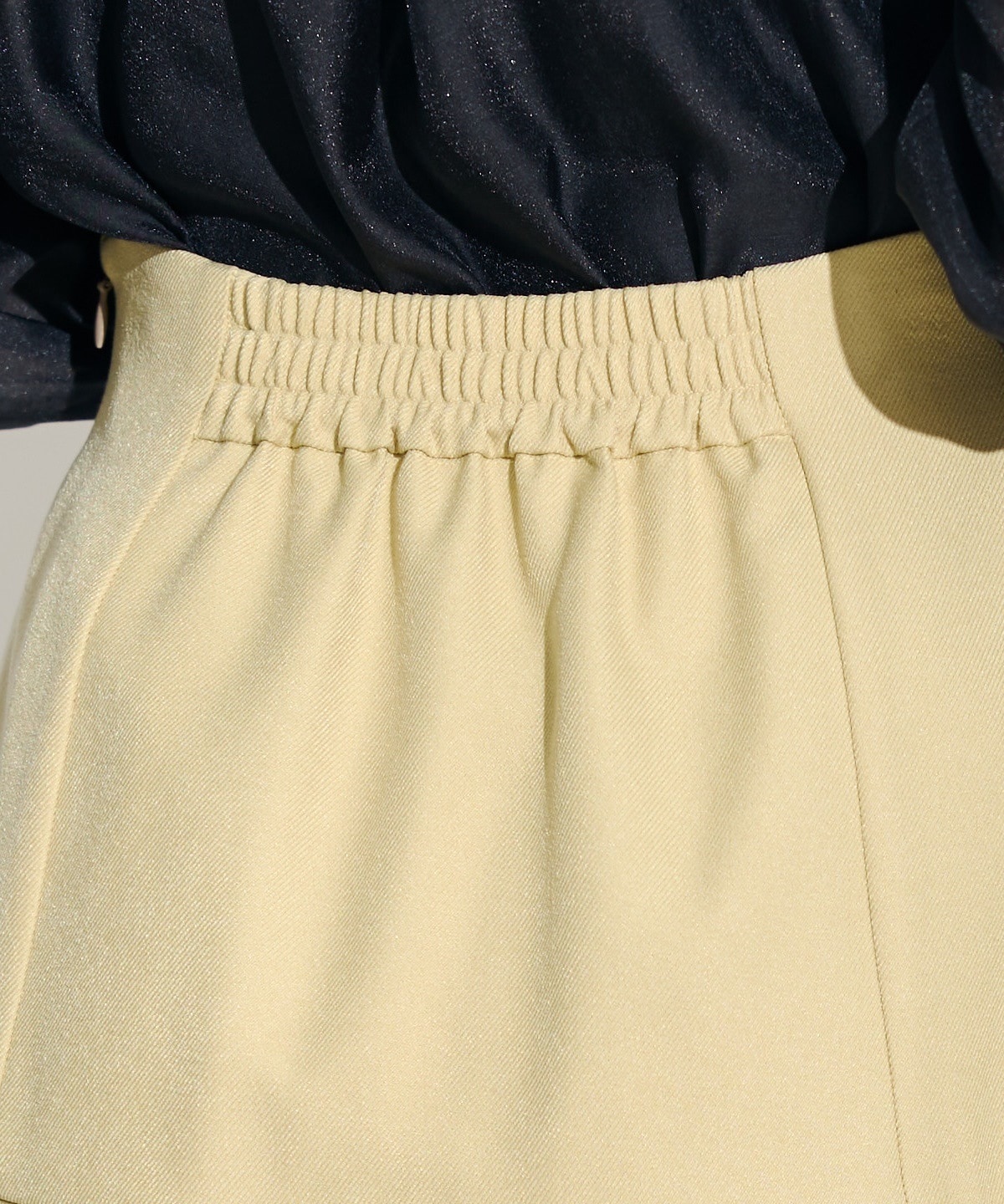 金ボタンカルゼペプラムミニスカート