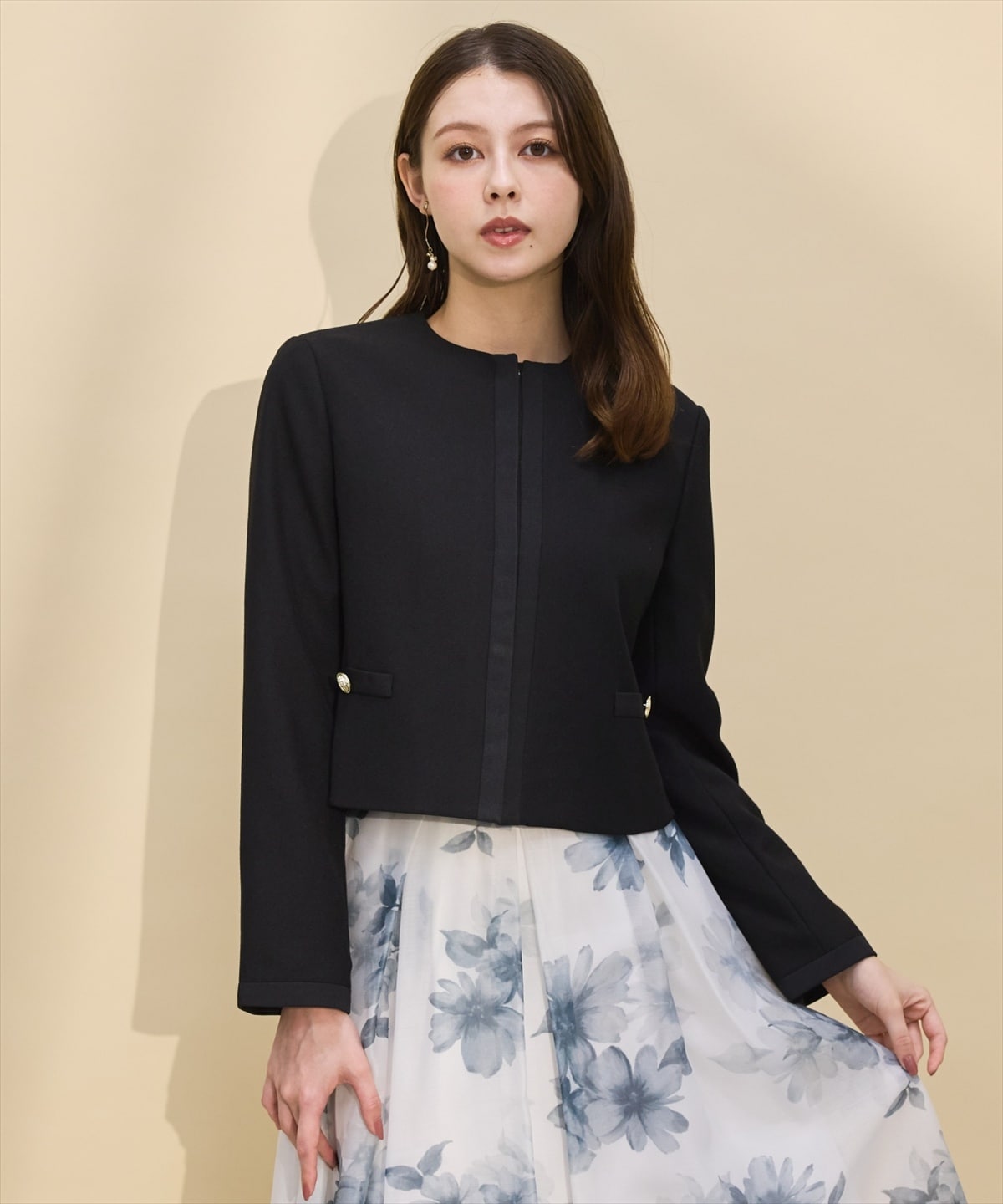 ノーカラーリボンジャケット