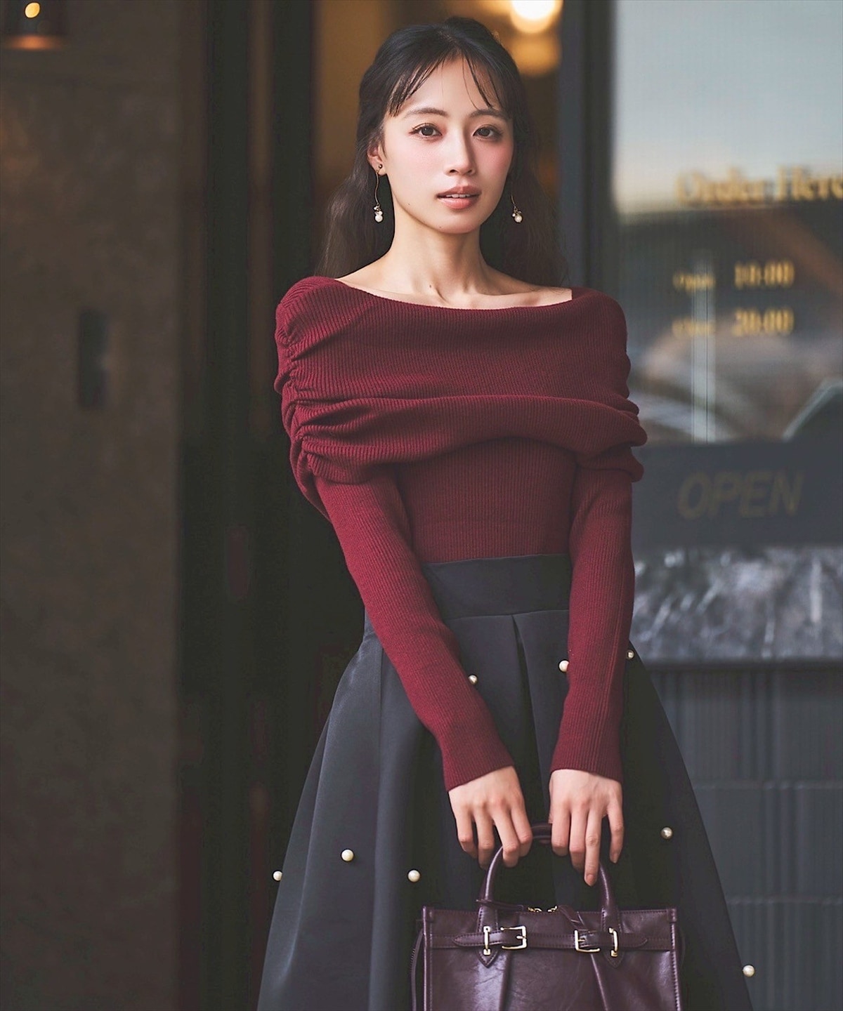 サイドギャザーオフショルニット