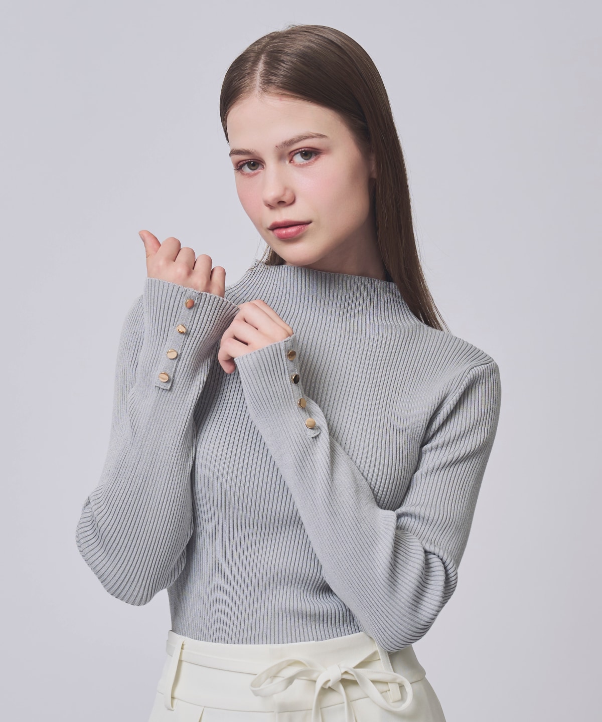 【1/30(Fri)発売開始】金ボタン付きモックネックリブニット