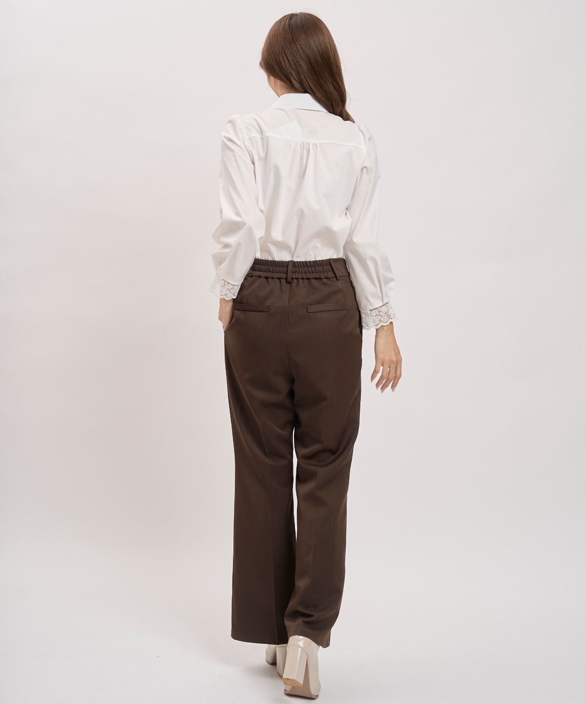 美シルエットセンタープレスフレアパンツ