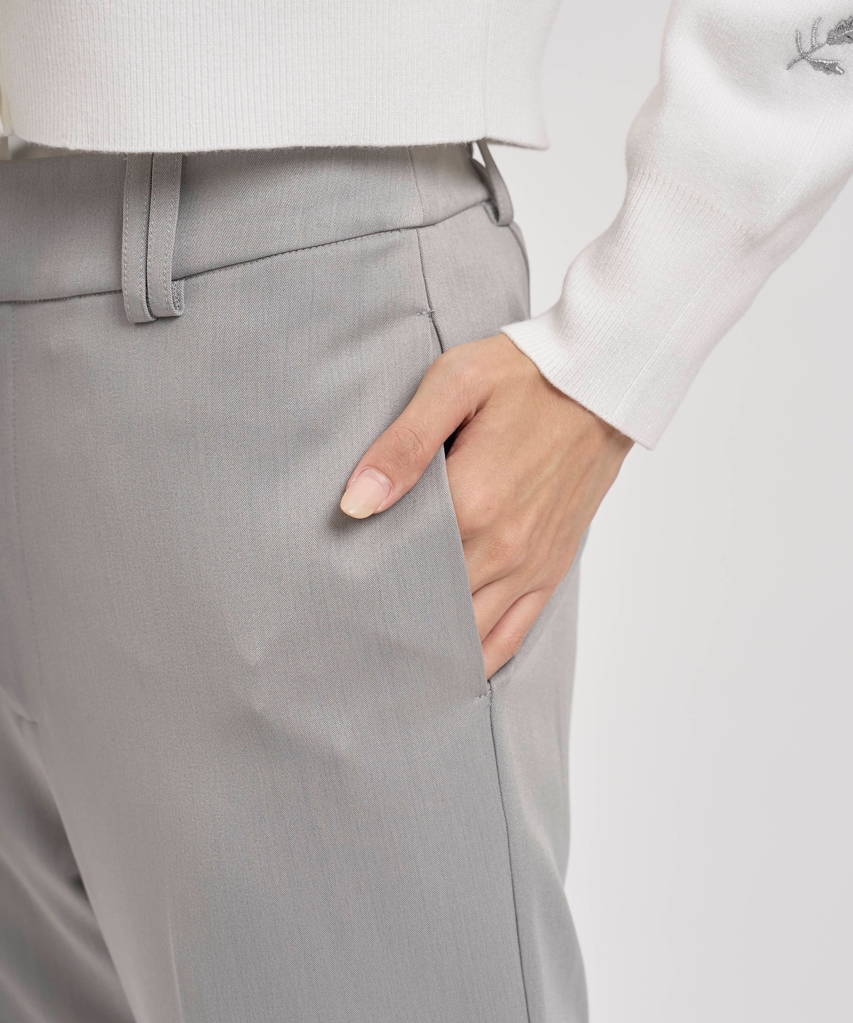 美シルエットセンタープレスフレアパンツ