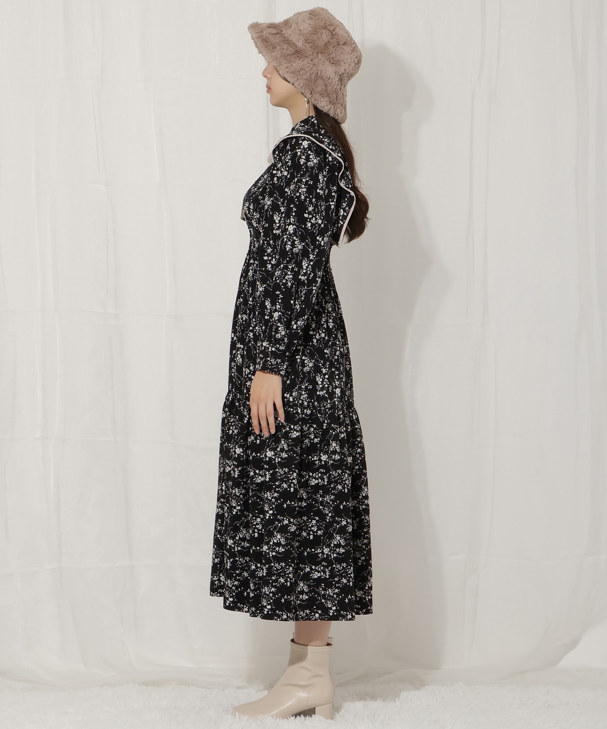 ティアード切り替えパイピングフリルワンピース