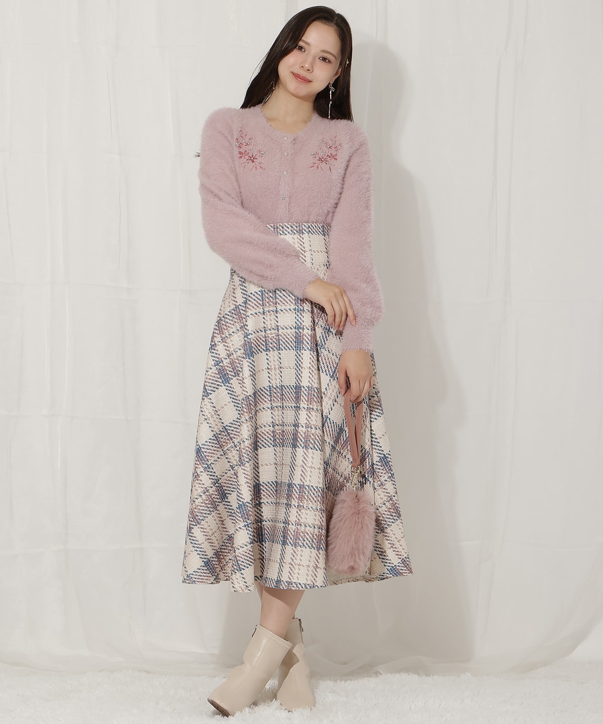 ビジュー付きラメ刺繍カーディガン