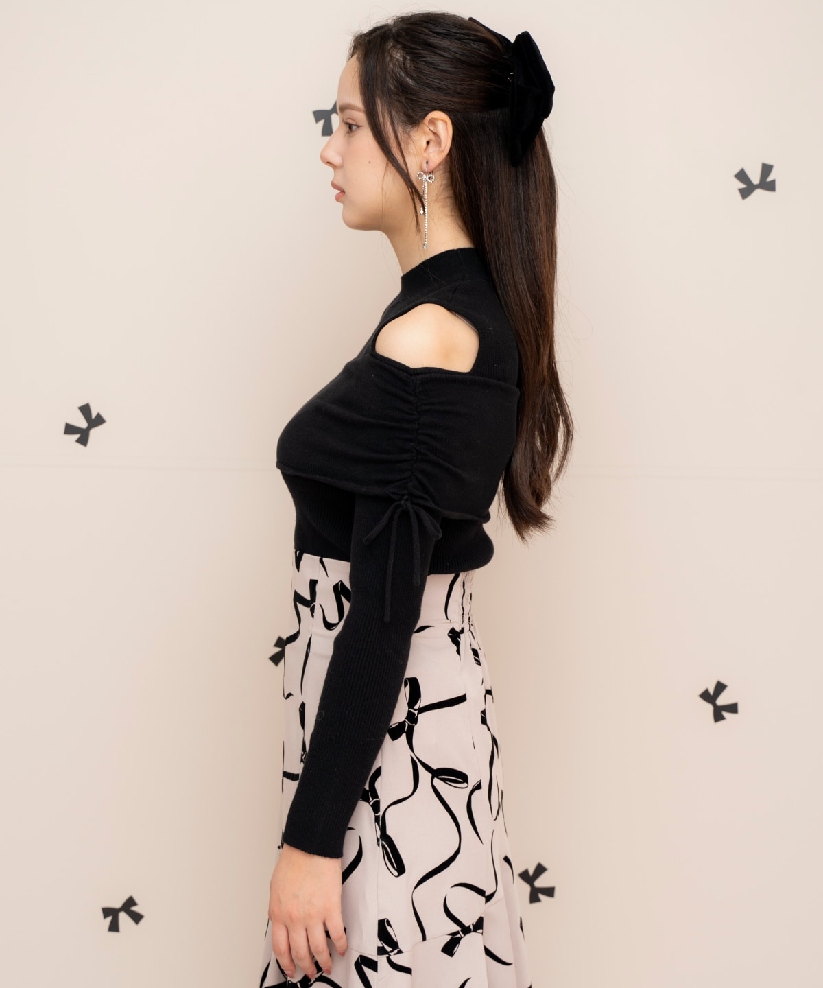 ギャザーリボンオフショルニット