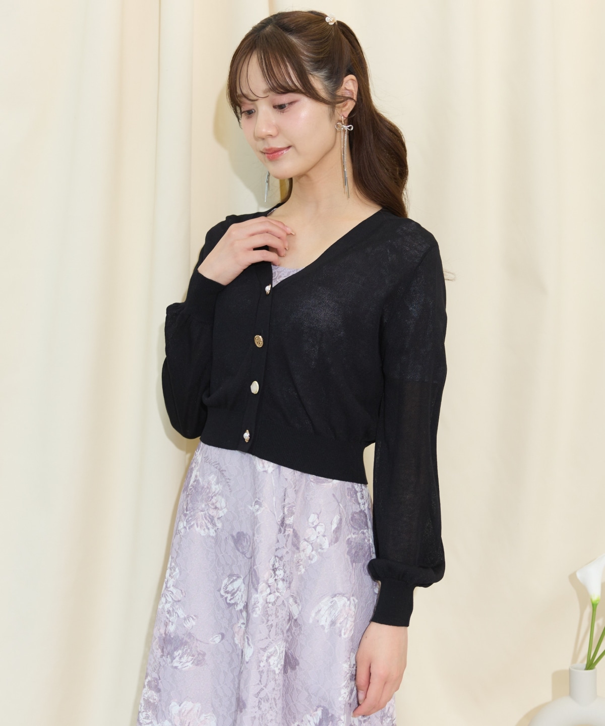 アソートボタンシアーカーディガン