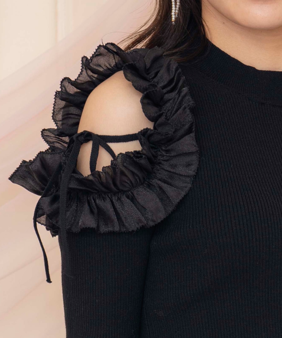 フリルショルダーリブニット