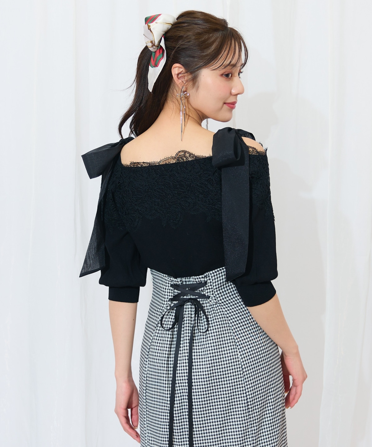 レーストリミング肩リボンニット