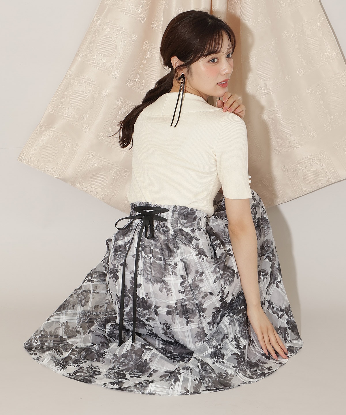 モノトーンフラワーオーガンジーフレアスカート