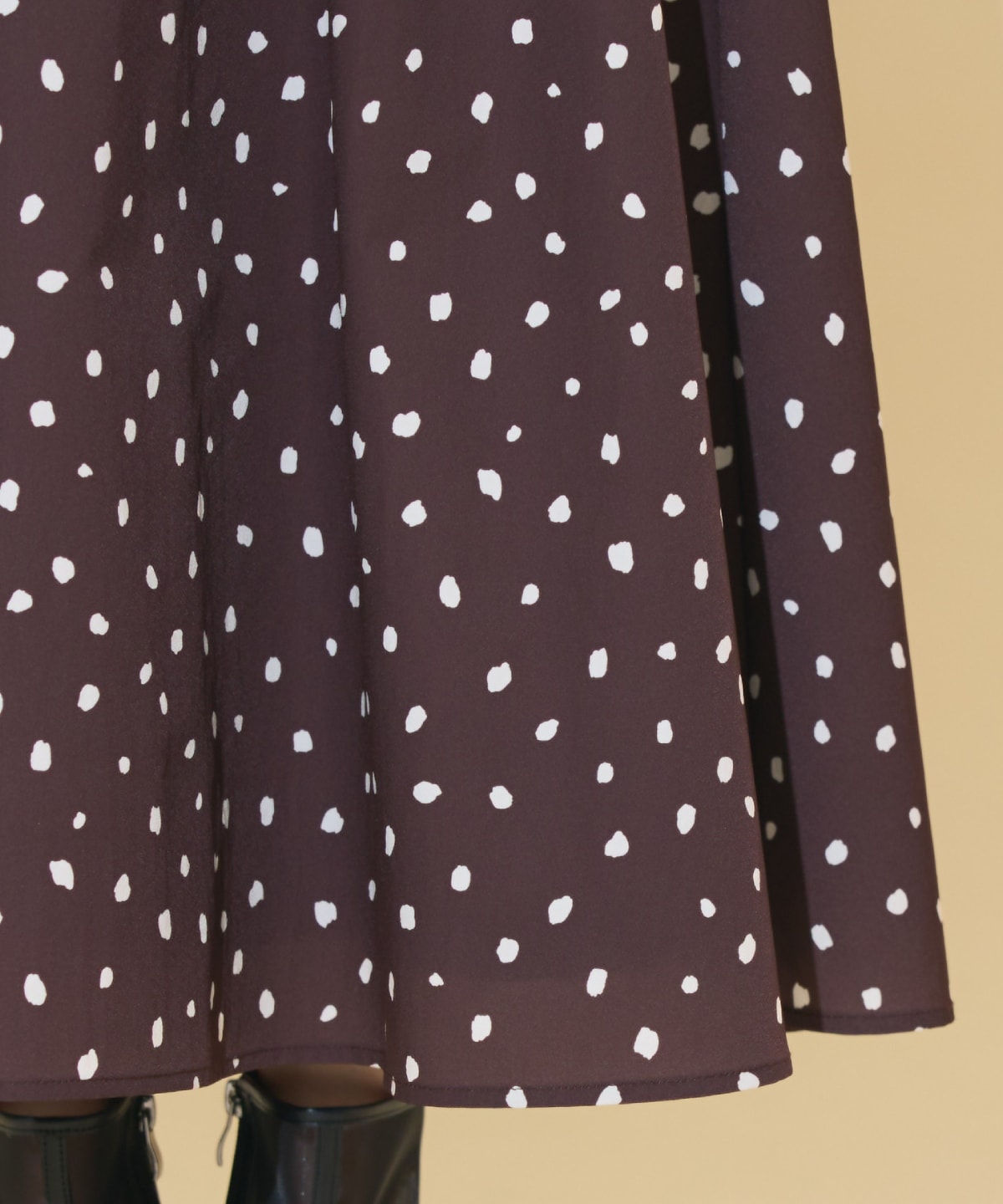 ダルメシアンプリントボリュームタックスカート