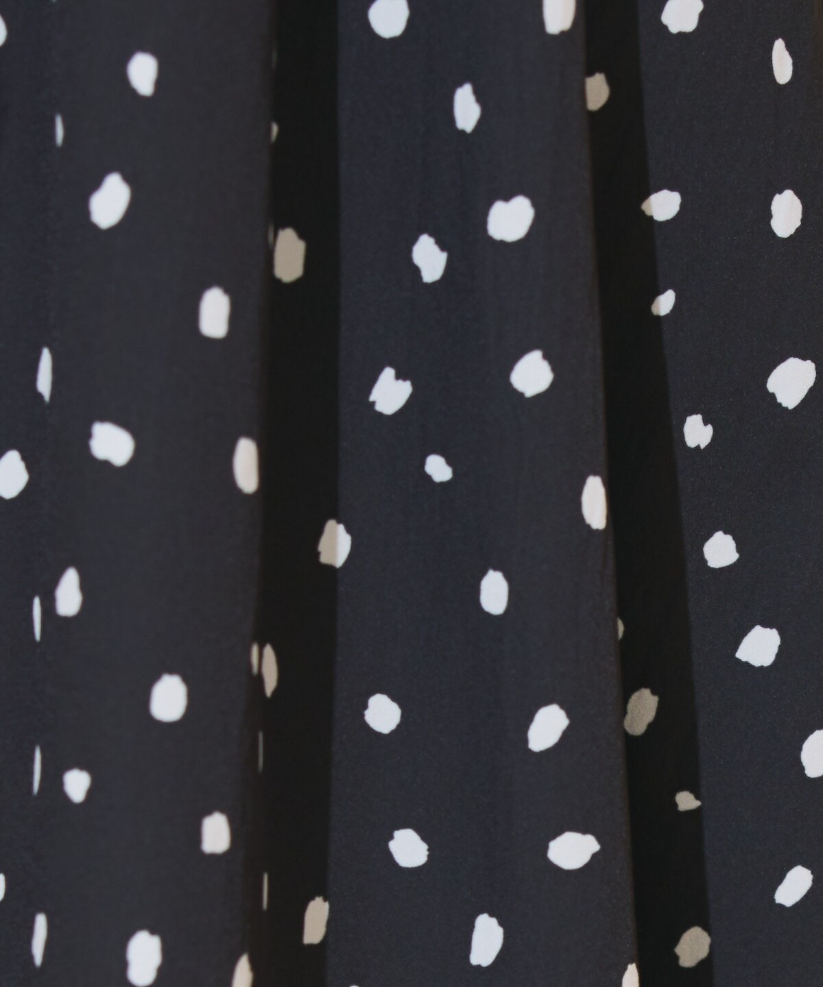 ダルメシアンプリントボリュームタックスカート