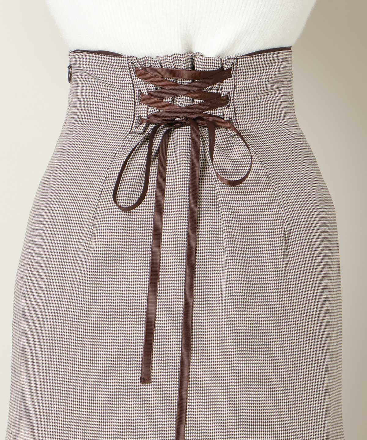 パイピングヘムティアードスカート