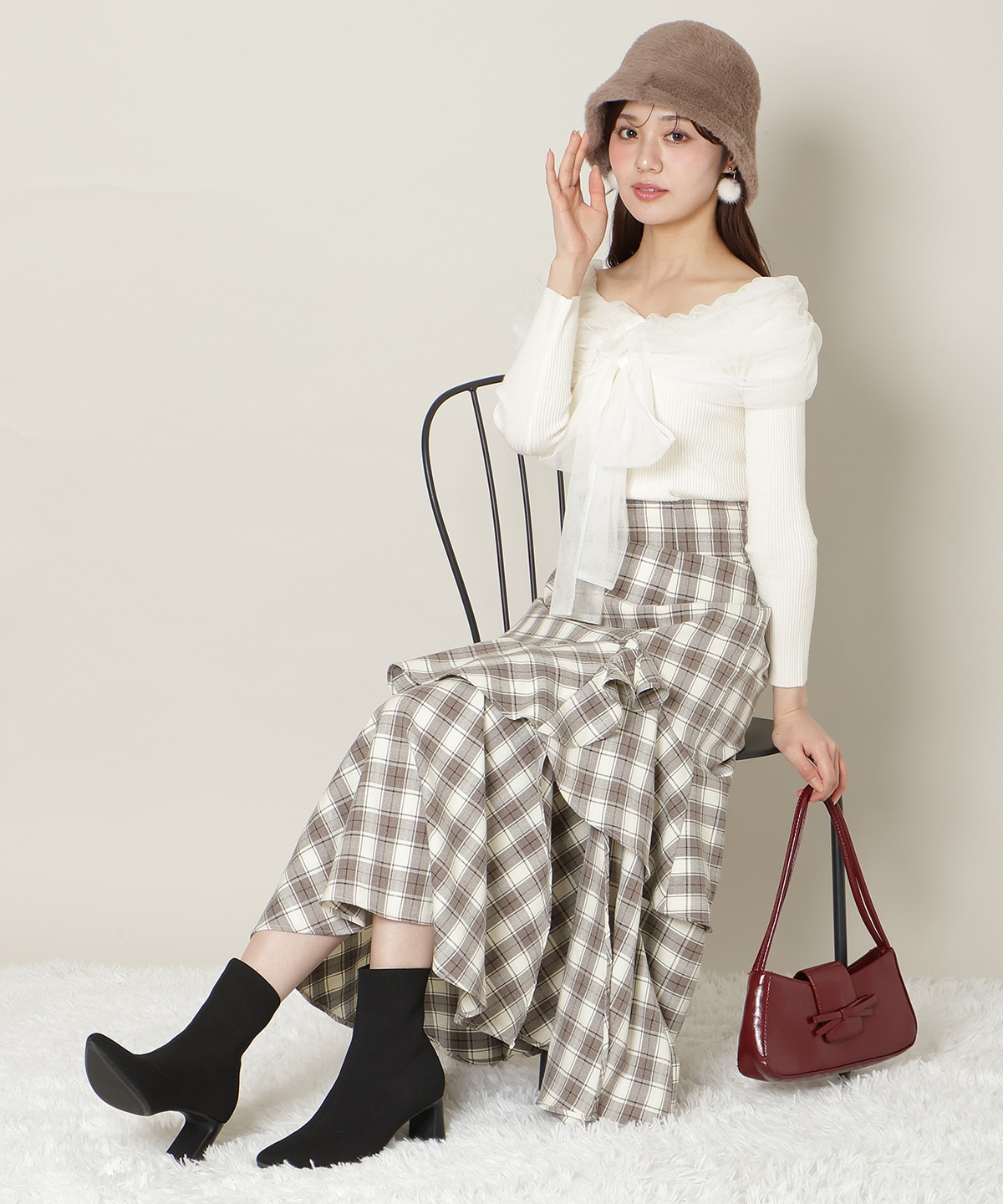 スリットデザインラッフルハイウエストスカート