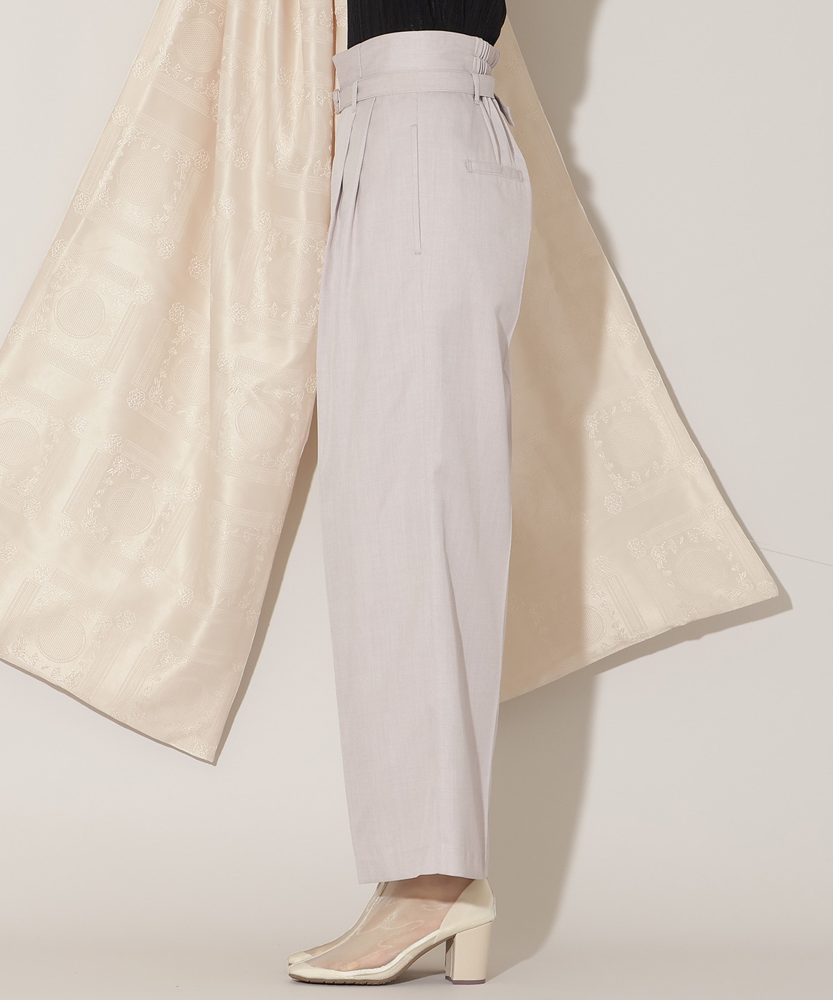 ベルト付きタックワイドパンツ