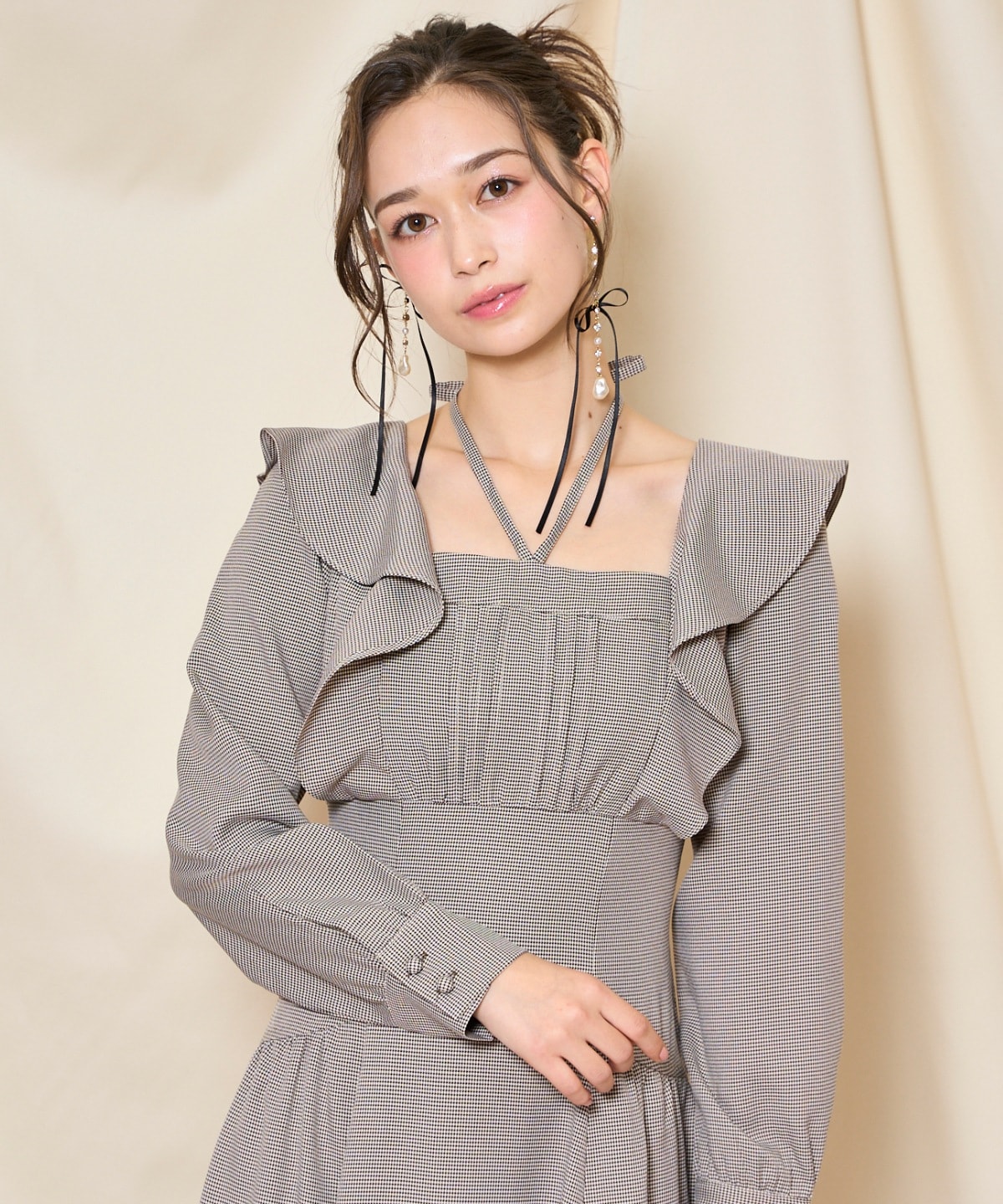 ネックリボンギャザー切り替えワンピース