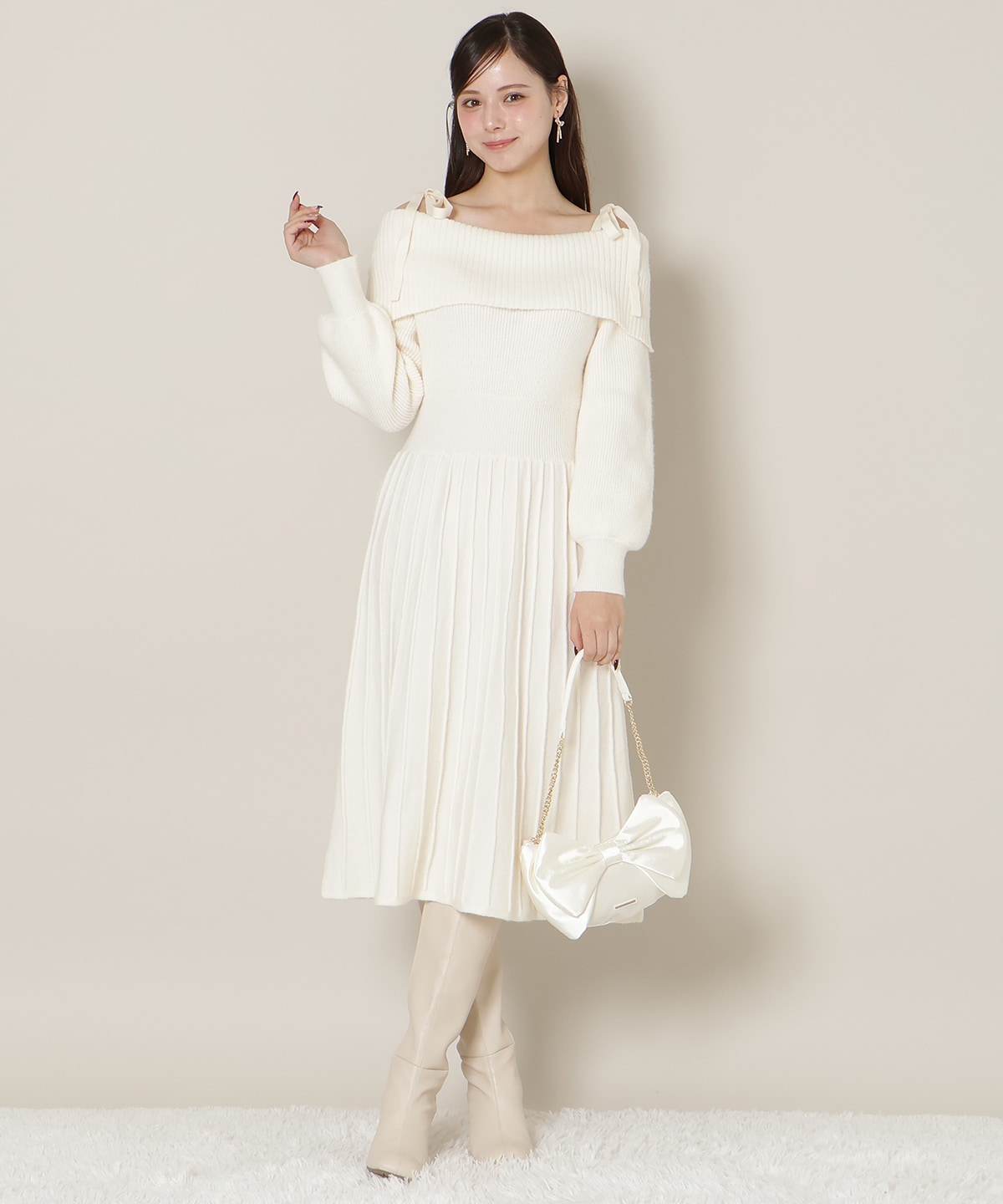 【12/18(thu) 12時予約スタート】オープンショルダープリーツニットOP