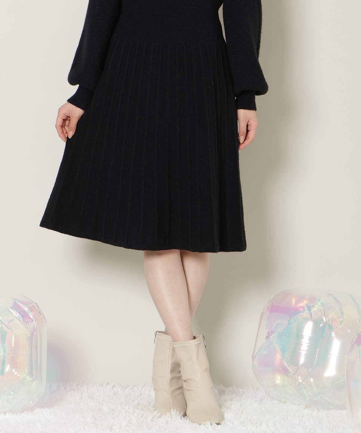 【12/18(thu) 12時予約スタート】オープンショルダープリーツニットOP