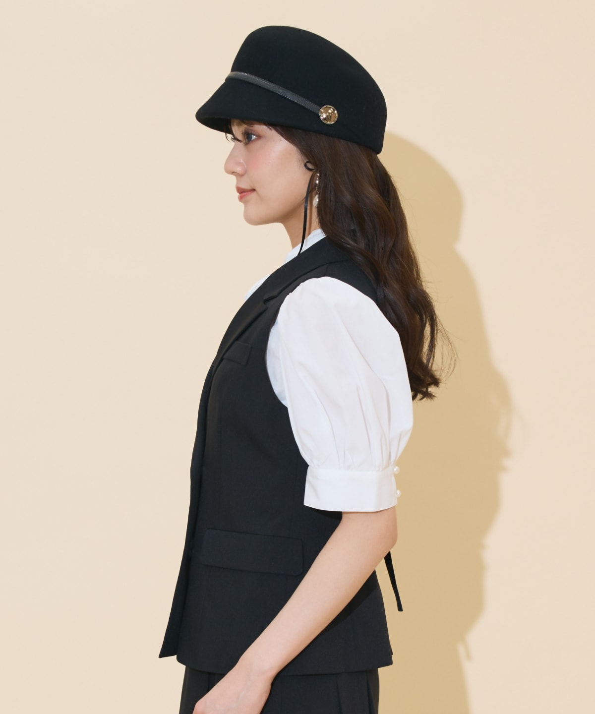 ダブルボタンショートジレ