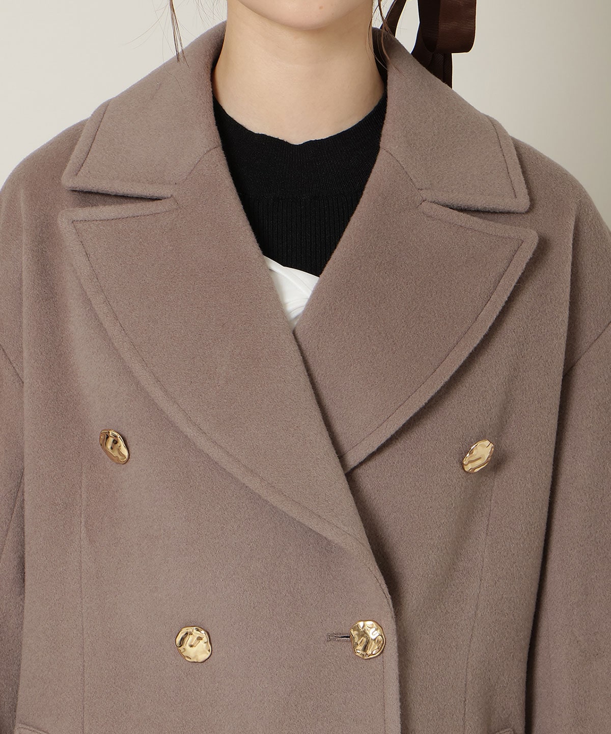 ゴールドボタンミドル丈Pコート