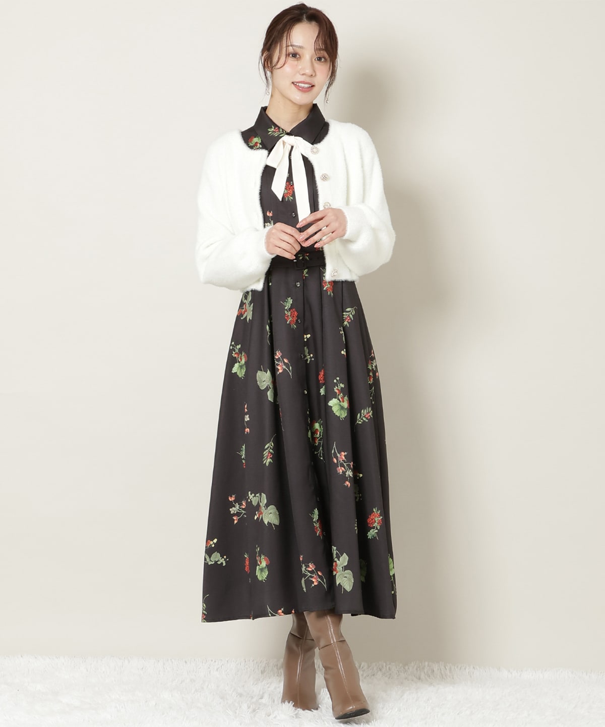 ラウンドネックラメフェザーカーディガン